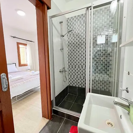Karmi A2 Family Retreat By Holidaykeys Villa Girne