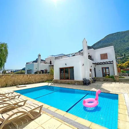 Karmi A2 Family Retreat By Holidaykeys Kyrenia (Northern Cyprus)
